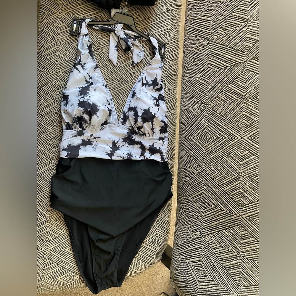 Black and White Tie-Dye Swimsuit